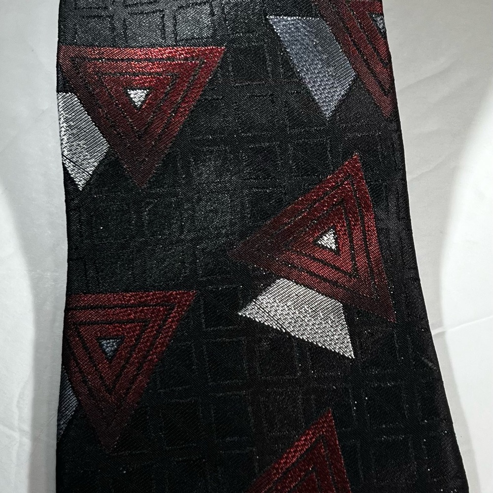 Zianetti Italian 100% silk  Tie Black with geographic design  57" Long 4" Wide‎